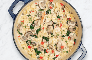 Photo Recette « ONE-POT PASTA » – FARFALLES CRÉMEUSES AU POULET ET À LA RICOTTA