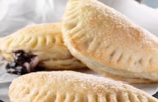 Photo Recette CHAUSSONS AUX BLEUETS ET AU FROMAGE À LA CRÈME