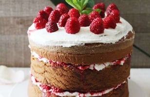 Photo Recette FÊTES DES MÈRES: CHIFFON CAKE AUX FRAMBOISES & SIROP DE FRAMBOISES-ROSE