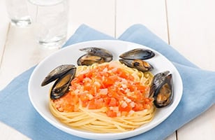Photo Recette LINGUINE SANS GLUTEN ET MOULES DANS UN BOUILLON DE TOMATES AU VIN BLANC