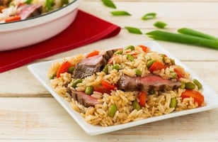 Photo Recette POÊLÉE DE RIZ AU GINGEMBRE ET AU SÉSAME AVEC BIFTECK