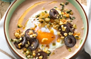 Photo Recette Soupe de Panais aux Olives Noires Chapelure de Pignons et Basilic