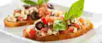 Bruschettas Tomates, Olives et Parmesan